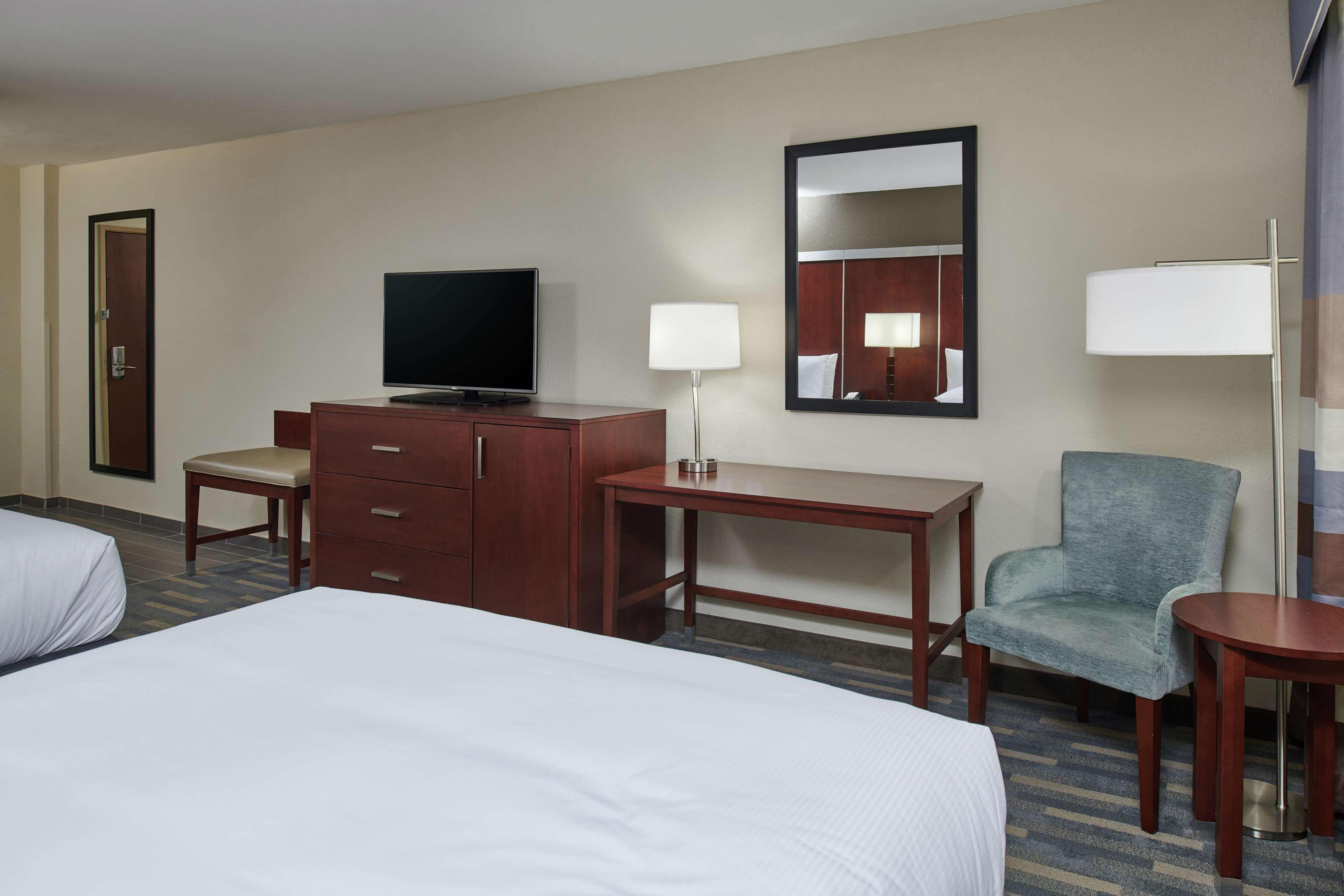 Doubletree By Hilton Raleigh Crabtree Valley Exterior foto
