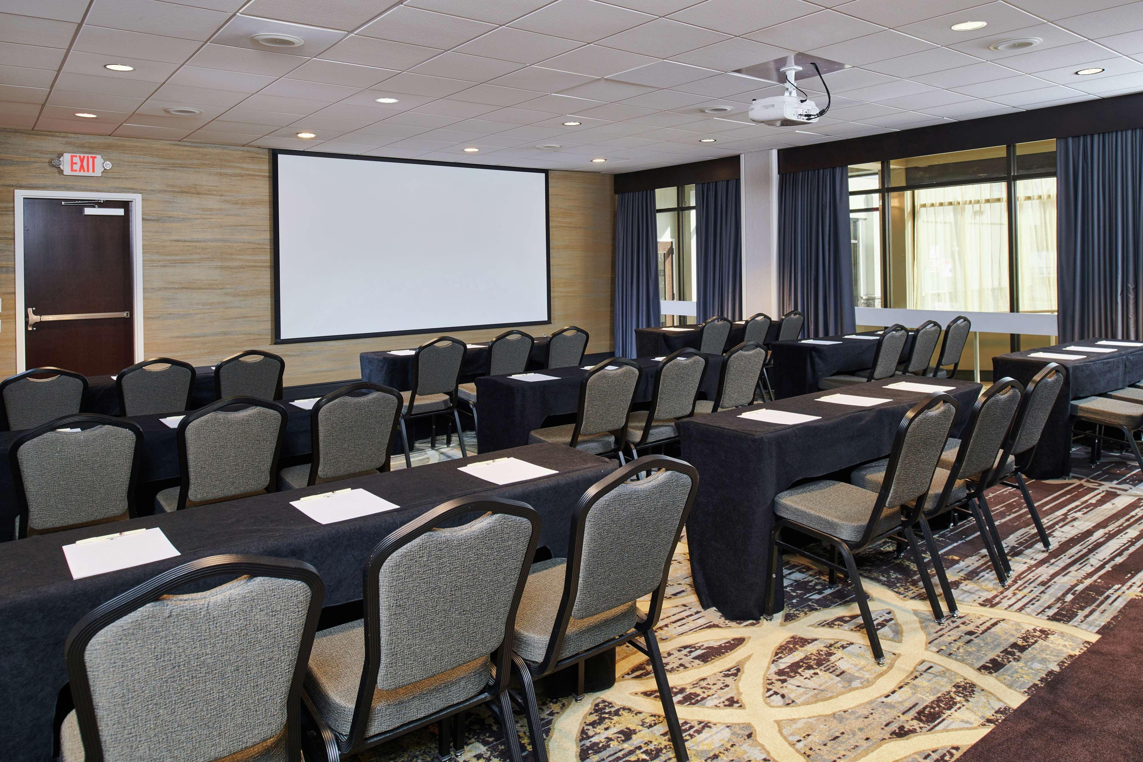 Doubletree By Hilton Raleigh Crabtree Valley Exterior foto