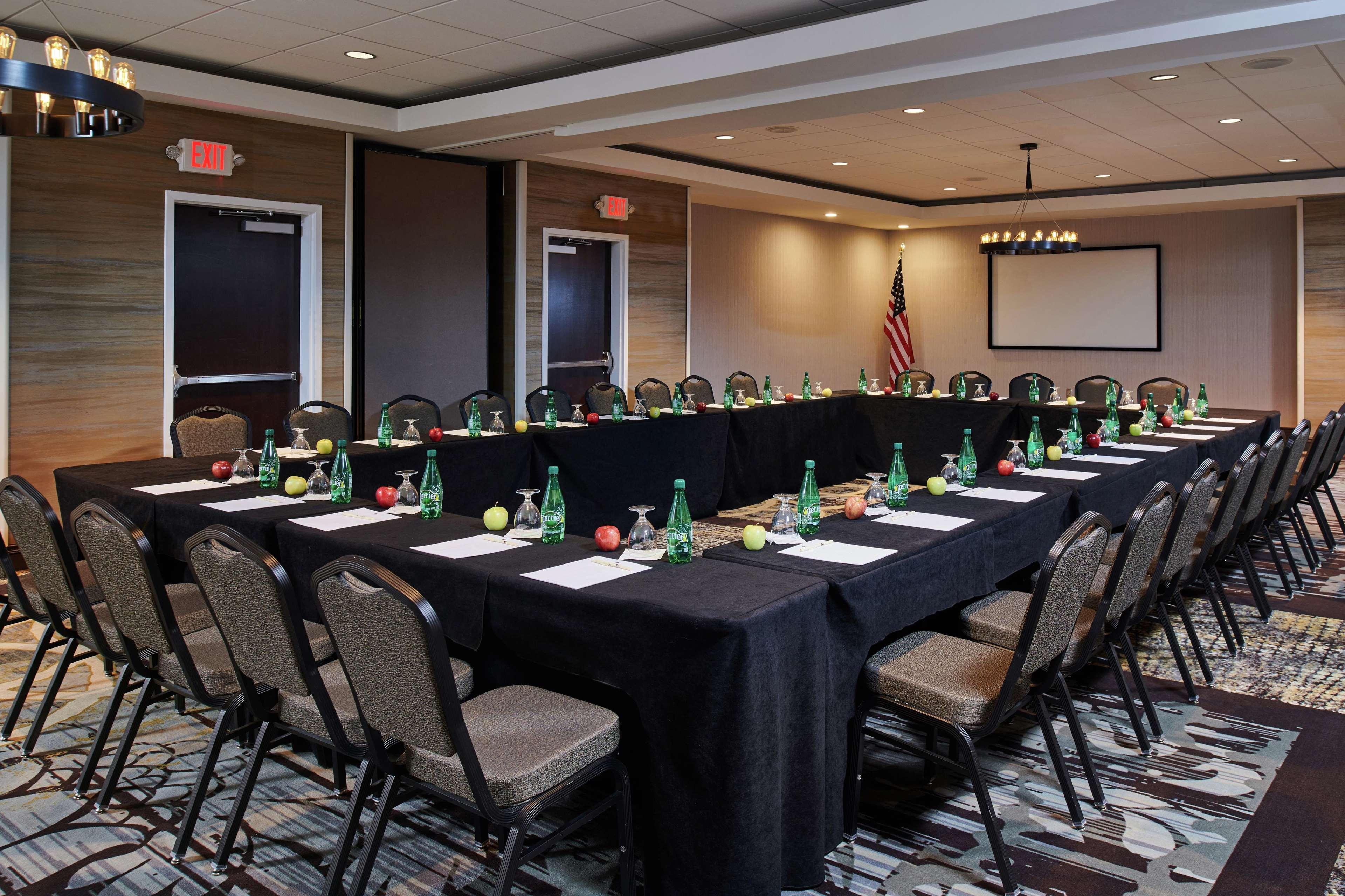 Doubletree By Hilton Raleigh Crabtree Valley Exterior foto